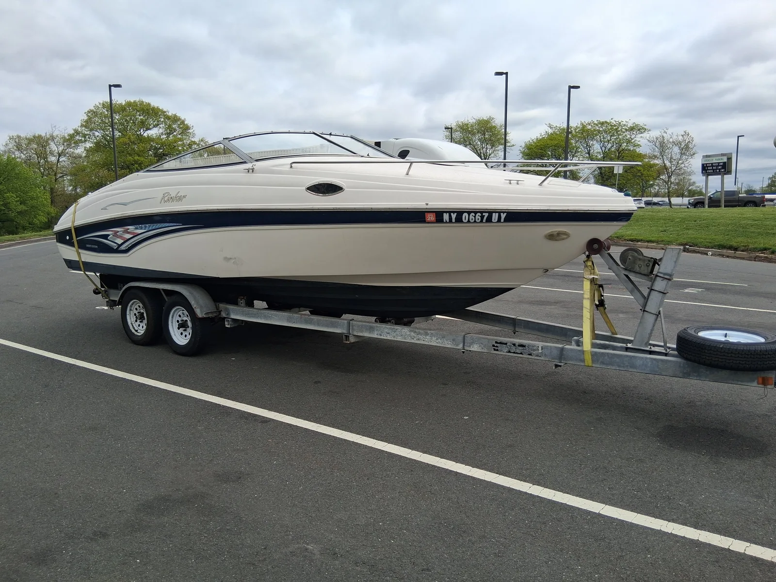 Rinker 230 Cuddy